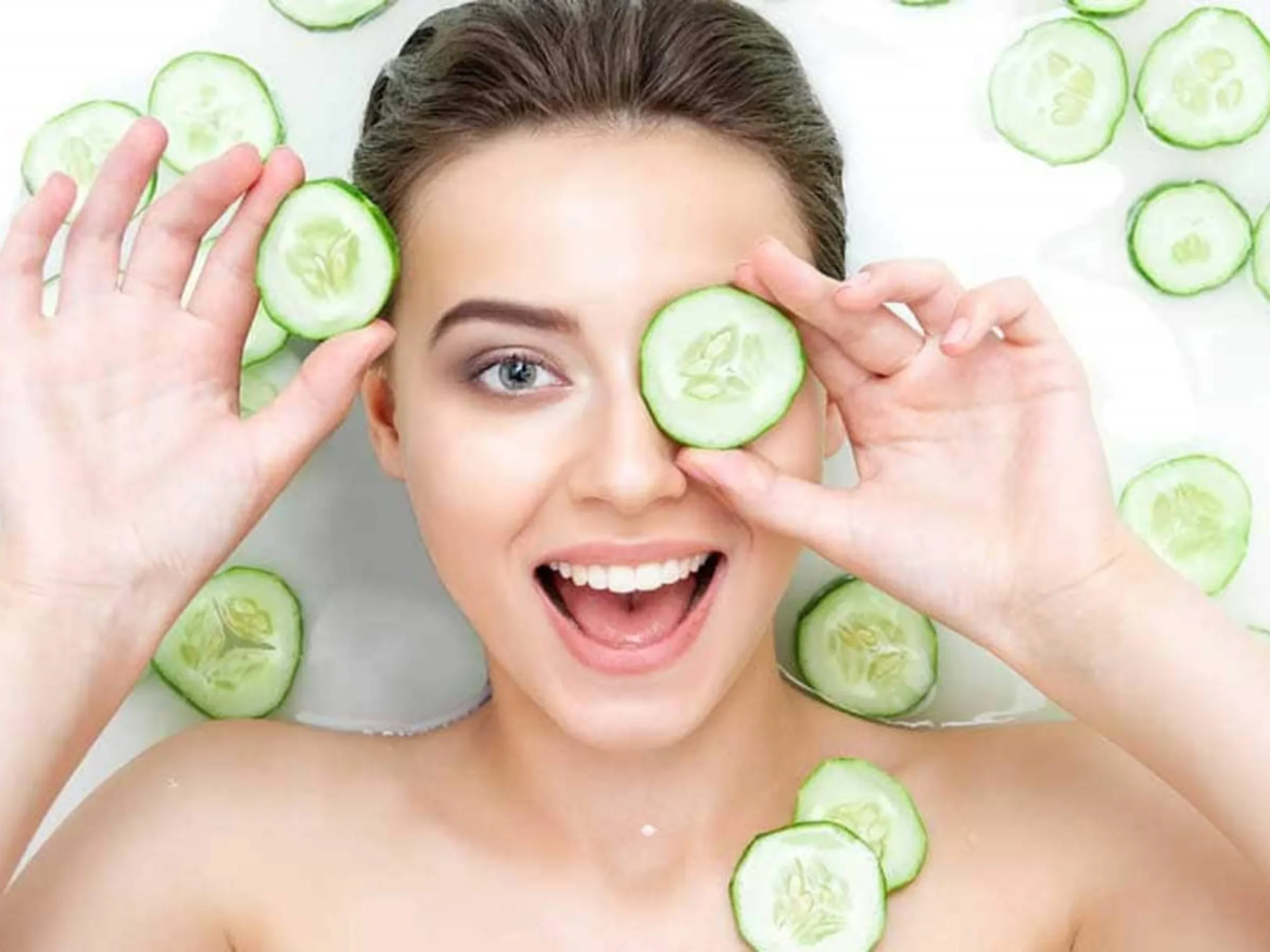 Cucumber for eyes treatment
